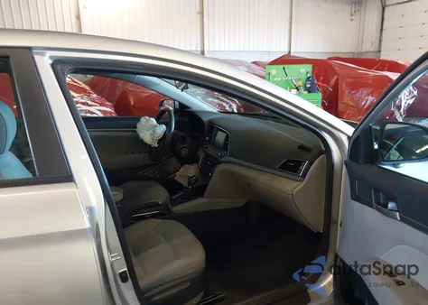 2017 Hyundai Elantra Se z USA, uszkodzony, nr VIN 5NPD84LFXHH042269